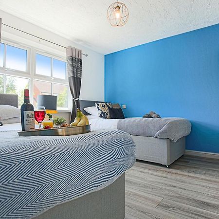 Delightful 2 Bed Apartment For Bicester Outlet Shopping By Platinum Key Properties 외부 사진
