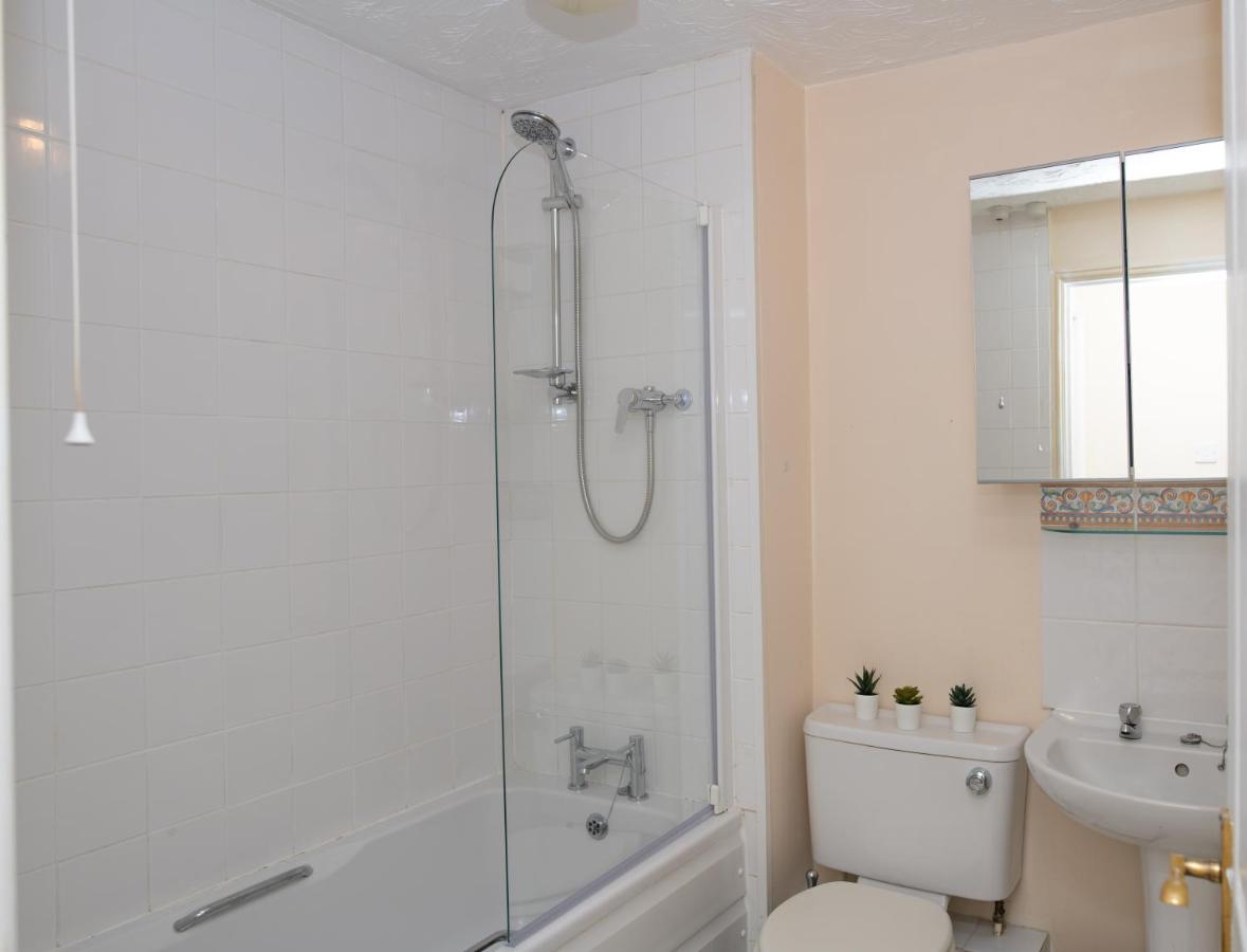 Delightful 2 Bed Apartment For Bicester Outlet Shopping By Platinum Key Properties 외부 사진