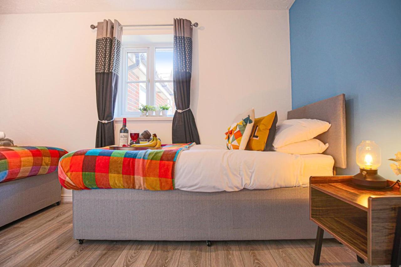 Delightful 2 Bed Apartment For Bicester Outlet Shopping By Platinum Key Properties 외부 사진