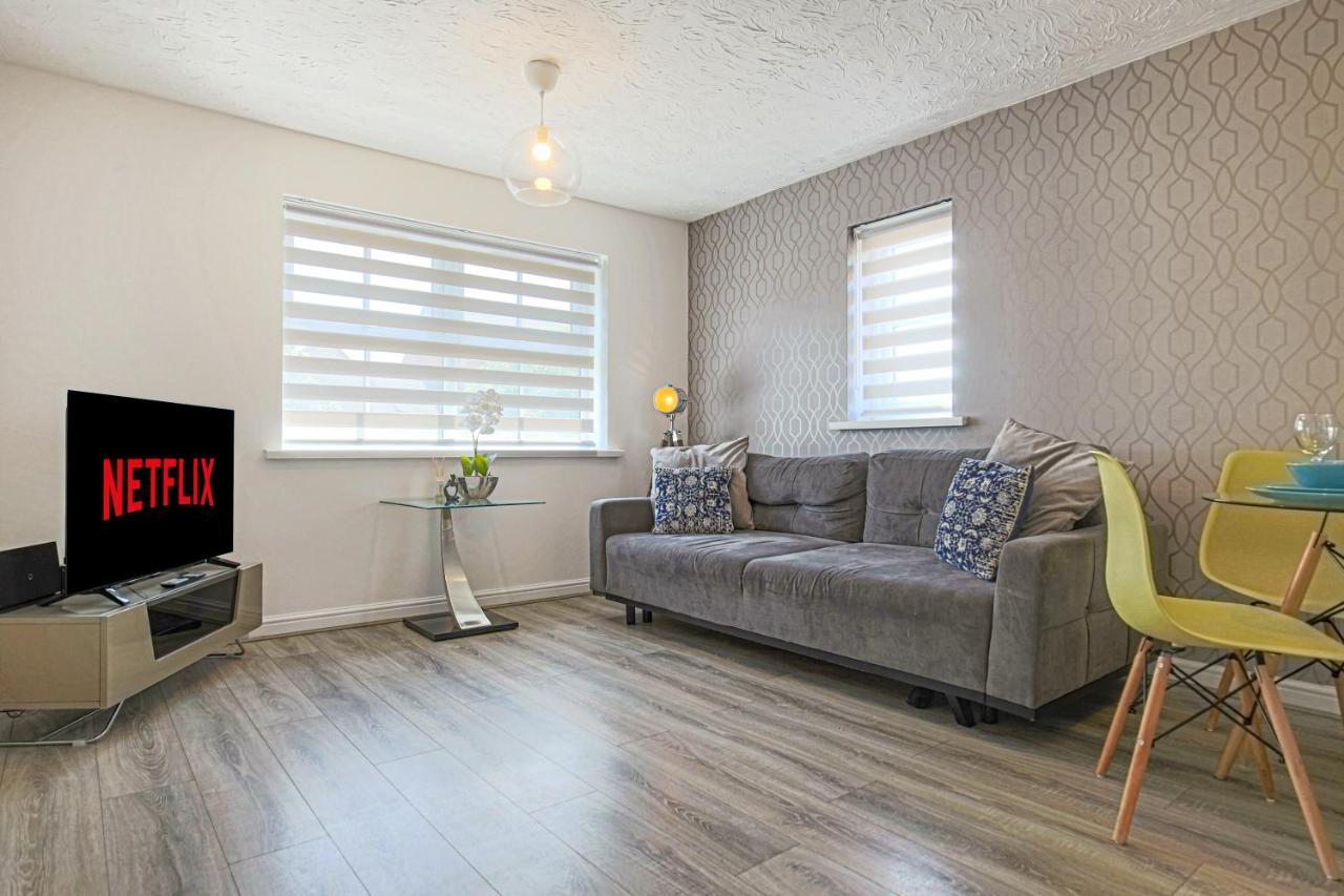 Delightful 2 Bed Apartment For Bicester Outlet Shopping By Platinum Key Properties 외부 사진