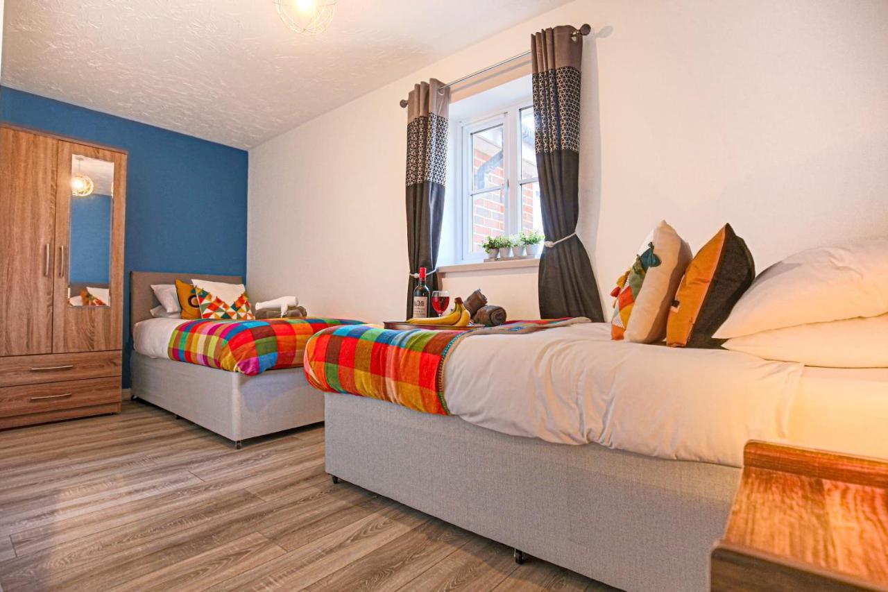 Delightful 2 Bed Apartment For Bicester Outlet Shopping By Platinum Key Properties 외부 사진