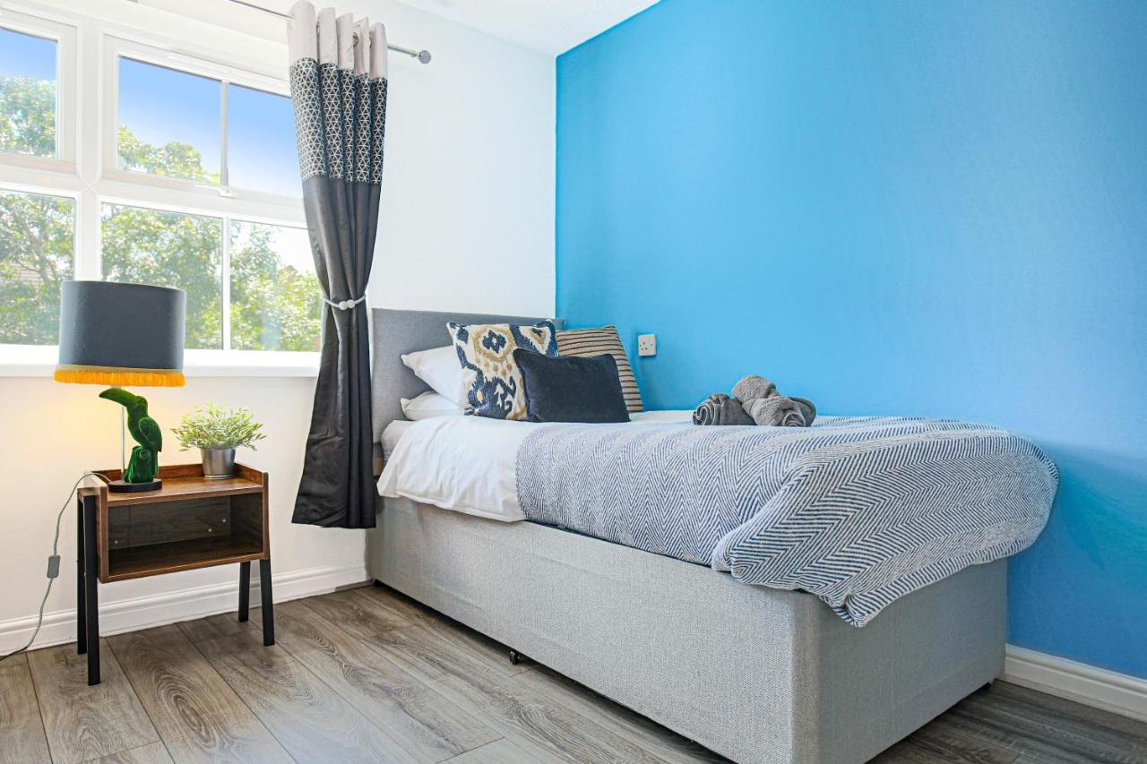 Delightful 2 Bed Apartment For Bicester Outlet Shopping By Platinum Key Properties 외부 사진