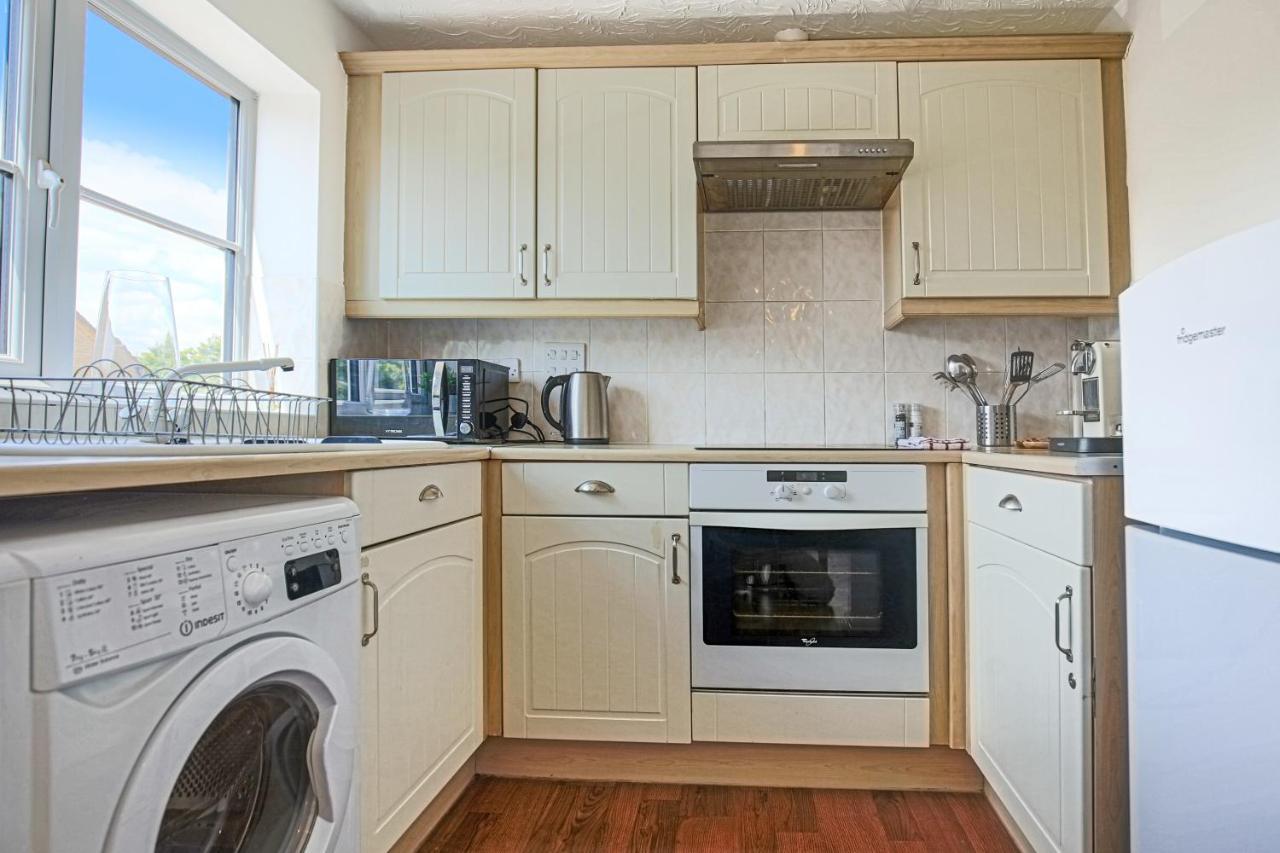 Delightful 2 Bed Apartment For Bicester Outlet Shopping By Platinum Key Properties 외부 사진