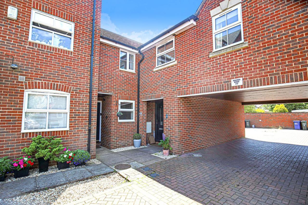 Delightful 2 Bed Apartment For Bicester Outlet Shopping By Platinum Key Properties 외부 사진